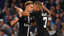 6 ноября. Неаполь. "Наполи" - "ПСЖ" - 1:1. Неймар и Кильян Мбаппе.