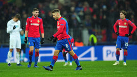 27 ноября. Москва. Лужники. ЦСКА - "Виктория" - 1:2. Реакция армейцев Николы Влашича (№8), Никиты Чернова (№3) и Тимура Жамалетдинова на поражение.