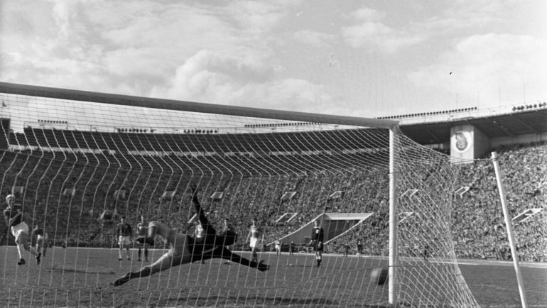 В игре вратарь Владимир Маслаченко. Фото Олег Неелов В игре вратарь Владимир Маслаченко. Фото Олег Неелов