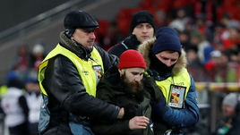 29 ноября. Москва. "Спартак" - "Рапид" - 1:2. Фанат, который атаковал Глушакова.