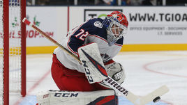 "Коламбус" издевается над Бобровским изуверским способом. Что он делает?