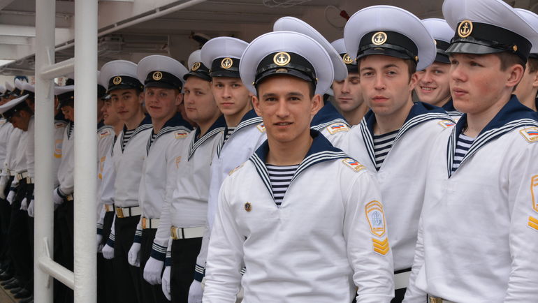 Курсанты колледжа ГУМРФ С.О. Макарова (ранее - ЛИВТ). Фото личный архив Виктора Щербатых Курсанты колледжа ГУМРФ С.О. Макарова (ранее - ЛИВТ). Фото личный архив Виктора Щербатых