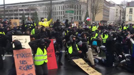 Жесть во Франции. Вот из-за чего перенесли матч россиянок