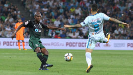 Шарль Каборе и Леандро Паредес.