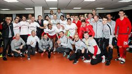 8 декабря. Каспийск. "Анжи" - "Спартак" - 0:3. Командное фото в раздевалке красно-белых.