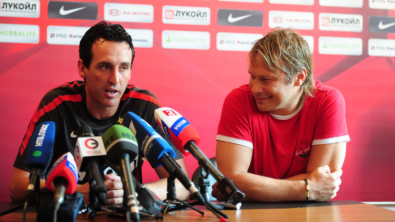 11 июня 2012 года. Тарасовка. Унаи Эмери и Дмитрий Попов. Фото Антон Сергиенко. 11 июня 2012 года. Тарасовка. Унаи Эмери и Дмитрий Попов. Фото Антон Сергиенко.