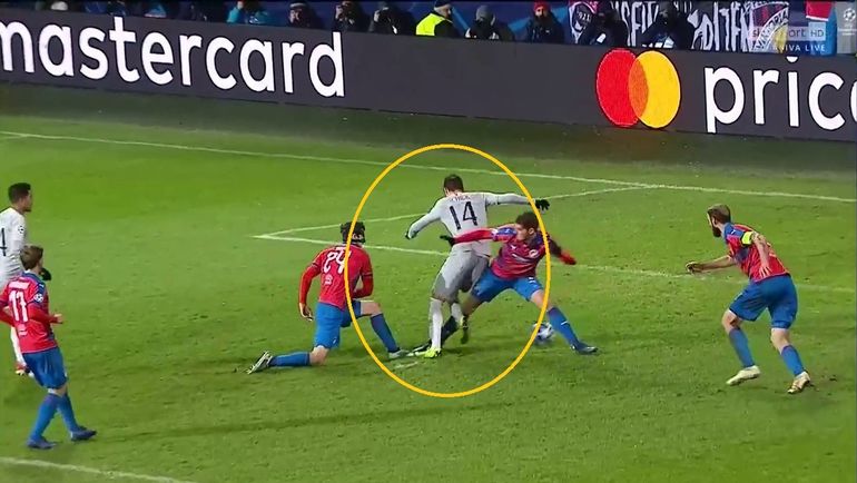 Эпизод матча. Эпизод матча.