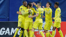 13 декабря. Вильярреал. "Вильярреал" - "Спартак" - 2:0. Игроки испанского клуба празднуют гол.