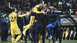 13 декабря. Салоники. ПАОК - БАТЭ - 1:3. Футболисты белорусского клуба празднуют забитый мяч.