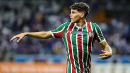 Айртон Лукас.