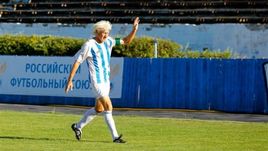 "Еще многим фору дам". Рекордсмену чемпионатов России 58 лет, но он до сих пор играет в футбол