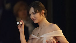 19 декабря. Саранск. Евгения Медведева на жеребьевке короткой программы.