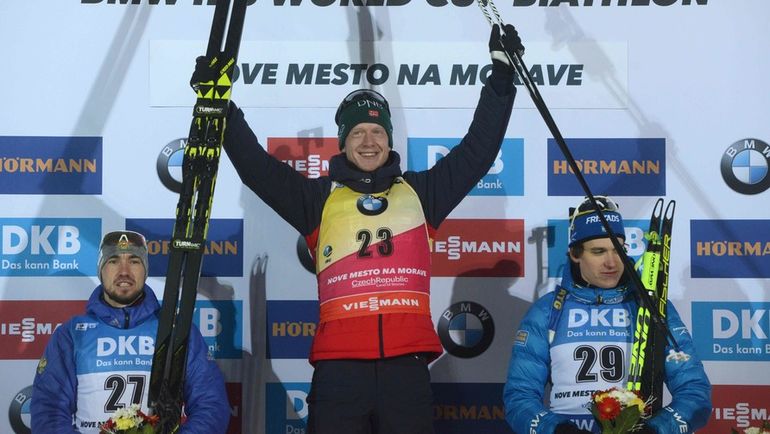 Победитель спринта на этапе Кубка мира в Нове-Место Йоханнес Бе (в центре), серебряный призер Александр Логинов (слева) и обладатель бронзы Мартин Понсилуома. Фото AFP Победитель спринта на этапе Кубка мира в Нове-Место Йоханнес Бе (в центре), серебряный призер Александр Логинов (слева) и обладатель бронзы Мартин Понсилуома. Фото AFP