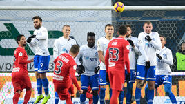 24 ноября. Химки. "Динамо" - "Енисей" - 1:2. 55-я минута. Дмитрий Ятченко со штрафного забивает победный гол.