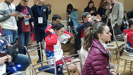 Евгения Медведева уверенно держится после неудачного выступления