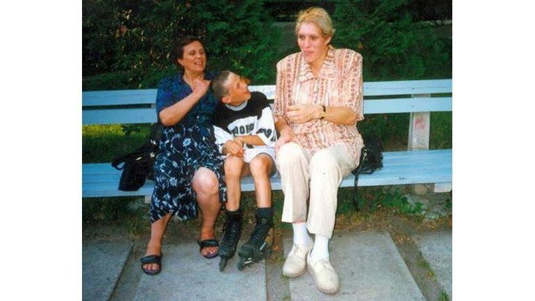 Александр Овечкин с мамой и Ульяной Семеновой (справа). Александр Овечкин с мамой и Ульяной Семеновой (справа).