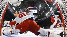 31 декабря. Ванкувер. Швейцария – Россия – 4:7. Голкипер Даниил Тарасов делает сейв.