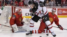 В матче группового турнира сборная России обыграла Канаду со счетом 2:1. Многие предвкушали встречу этих команд в финале. Однако канадцы неожиданно проиграли Финляндии в 1/4 финала.