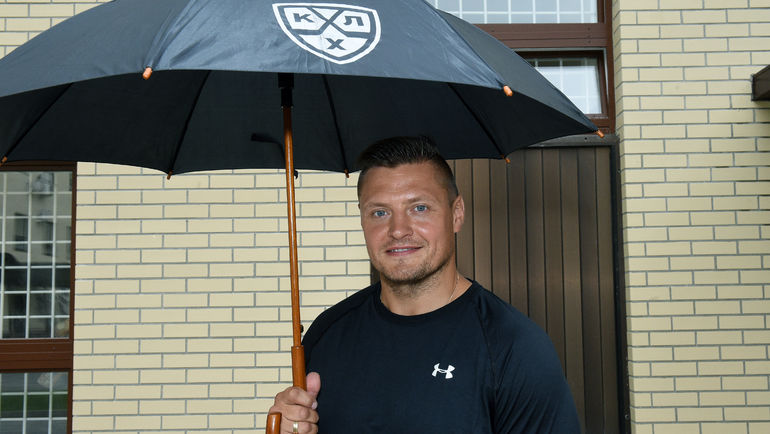 Евгений Ромасько. Фото Владимир Беззубов, photo.khl.ru Евгений Ромасько. Фото Владимир Беззубов, photo.khl.ru