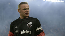 1 ноября. Вашингтон. Форвард "Ди Си Юнайтед" Уэйн Руни в матче с "Коламбус Крю".