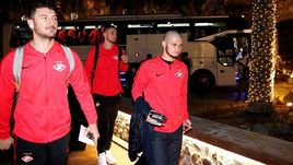 9 января. Дубай. Аяз Гулиев (справа) вместе с командой приехал на первый зимний сбор красно-белых.