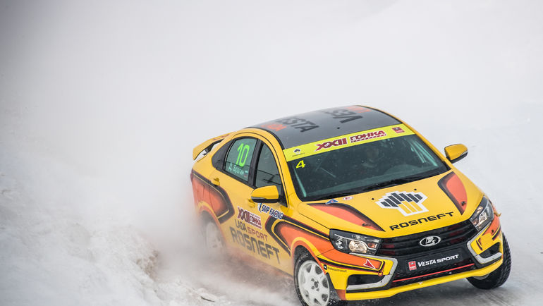 Победитель XXII Гонки чемпионов Кирилл Ладыгин на трассе. Фото ladasportrosneft.ru Победитель XXII Гонки чемпионов Кирилл Ладыгин на трассе. Фото ladasportrosneft.ru