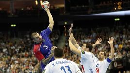 17 января. Берлин (Германия). Чемпионат мира. Франция – Россия – 23:22. Дмитрий Киселев бросает.