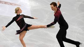 23 января. Минск. Евгения Тарасова и Владимир Морозов во время исполнения короткой программы на чемпионат Европы.