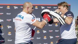 23 января. Лос-Анджелес. Федор Емельяненко и Питер Тайссе.