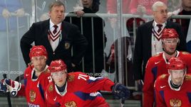 24 февраля 2006 года. Турин. Полуфинал Олимпиады. Финляндия – Россия – 4:0. Скамейка сборной России – слева направо: хоккеисты Сергей Гончар, Алексей Ковалев, Илья Ковальчук, Виктор Козлов и Павел Дацюк и тренеры Владимир Крикунов и Борис Михайлов.