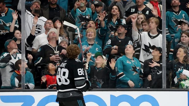 Патрик Кейн на Матче звезд НХЛ. Фото НХЛ Патрик Кейн на Матче звезд НХЛ. Фото НХЛ