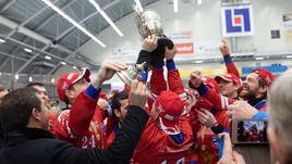 Сборная России - чемпион мира по хоккею с мячом.