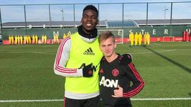 Сергей Пиняев (справа) и Поль Погба.