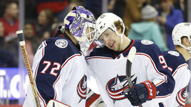 Сергей Бобровский и Артемий Панарин.