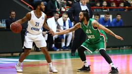 Джон Роберсон ("Енисей") и Пиеррия Хенри (УНИКС).