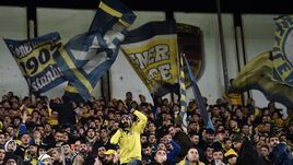 12 февраля. Стамбул. "Фенербахче" - "Зенит" - 1:0. Фанаты стамбульского клуба.