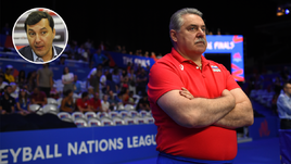 Экс-главный тренер сборной России Сергей Шляпников (справа) будет курировать подготовку к чемпионату мира-2022.