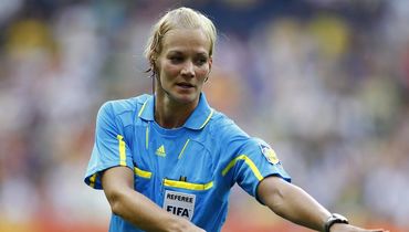 В Иране не показали матч из-за женщины-арбитра. Разве она что-то вытворяет?