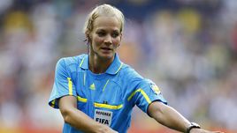 В Иране не показали матч из-за женщины-арбитра. Разве она что-то вытворяет?