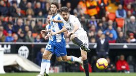 17 февраля. Валенсия. "Валенсия" - "Эспаньол" - 0:0. Хозяева в 14-й раз в чемпионате сыграли вничью.