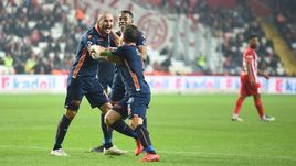 18 февраля. "Антальяспор" - "Истанбул Башакшехир" - 0:1. Федор Кудряшов забил победный мяч в дебютной игре за клуб.