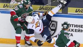 18 февраля. Казань. "Ак Барс" - "Металлург"- 5:4. Игровой момент матча.