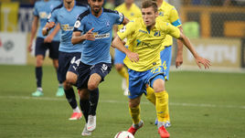 Дмитрий Скопинцев (справа).