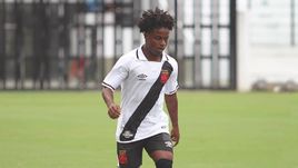 Лукас Сантос.