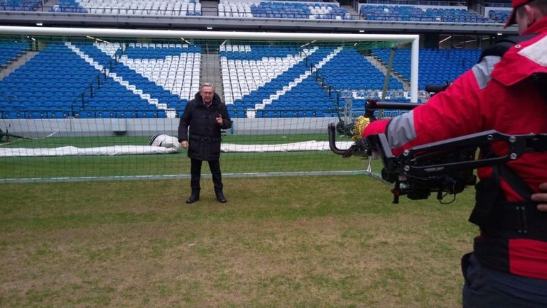 На поле побывал известный артист Юрий Стоянов. На поле побывал известный артист Юрий Стоянов.