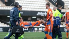 19 февраля. Картахена. "Картахена" - ЦСКА - 1:3. Полузащитник армейцев Алан Дзагоев получил серьезную травму в начале игры.