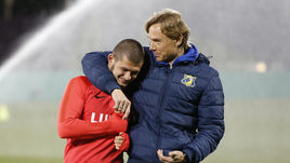 21 января. Доха. "Спартак" - "Ростов" - 2:1. Валерий Карпин (справа) и Аяз Гулиев.