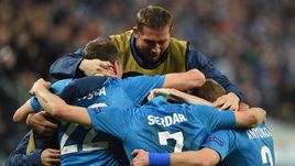 21 февраля. Санкт-Петербург. "Зенит" - "Фенербахче" - 3:1. 76-я минута. Сине-бело-голубые празднуют третий гол.