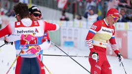 24 февраля. Зефельд. Алексанрд Большунов (справа).