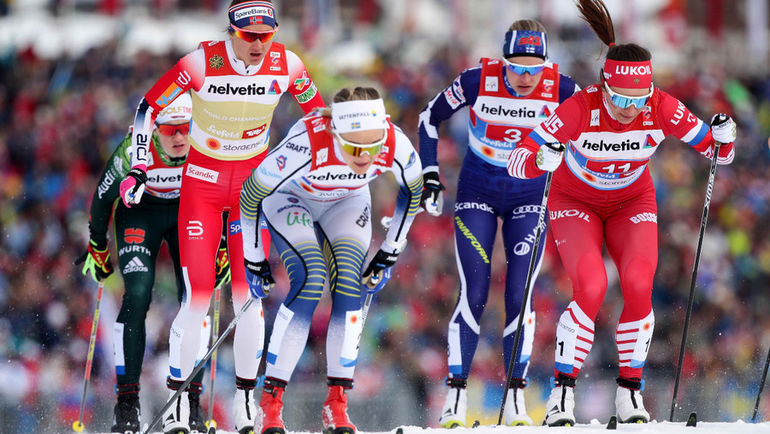 24 февраля. Зефельд. Наталья Непряева (справа). Фото REUTERS 24 февраля. Зефельд. Наталья Непряева (справа). Фото REUTERS